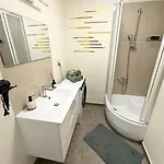 Chmielna Apartman *